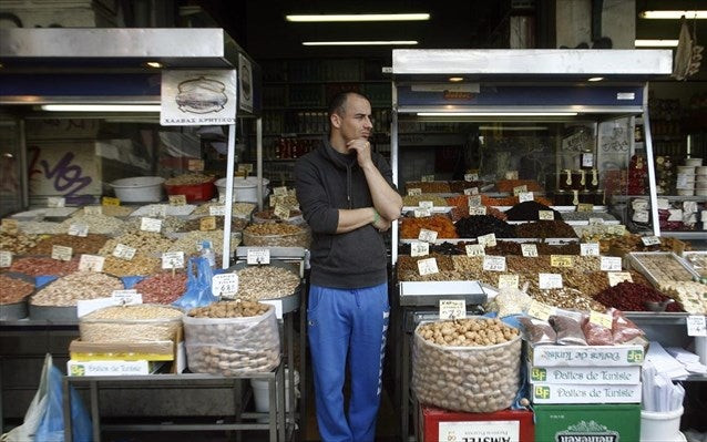 Τραγική η κατάσταση στην αγορά εργασίας: Ένας εργαζόμενος συντηρεί τρία άτομα